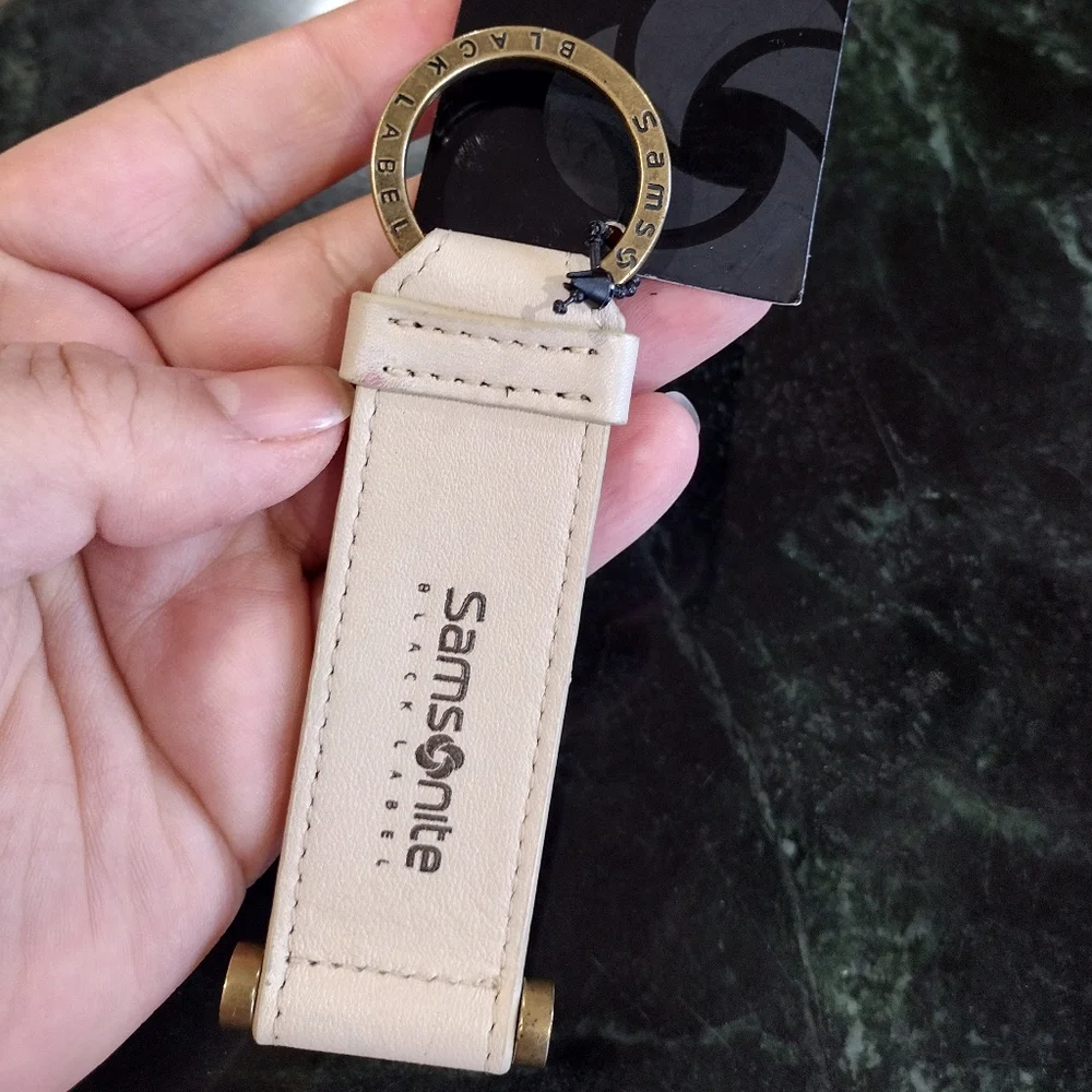 NWT Samsonite Black Label  Key Ring  Leather
