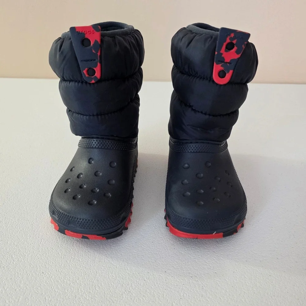 CROCS material croslite