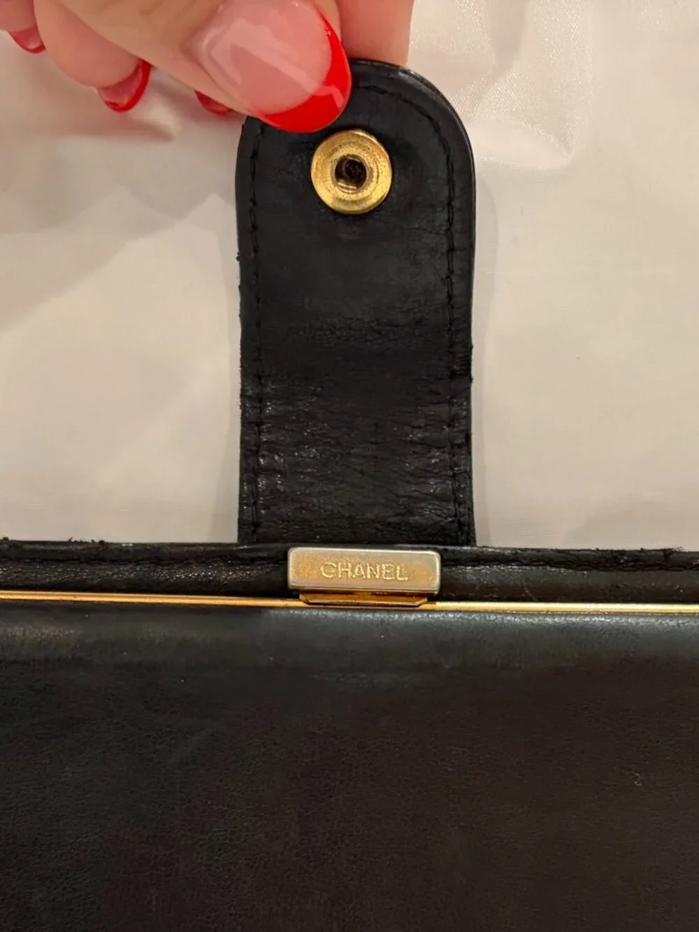 CHANEL authentic wallet