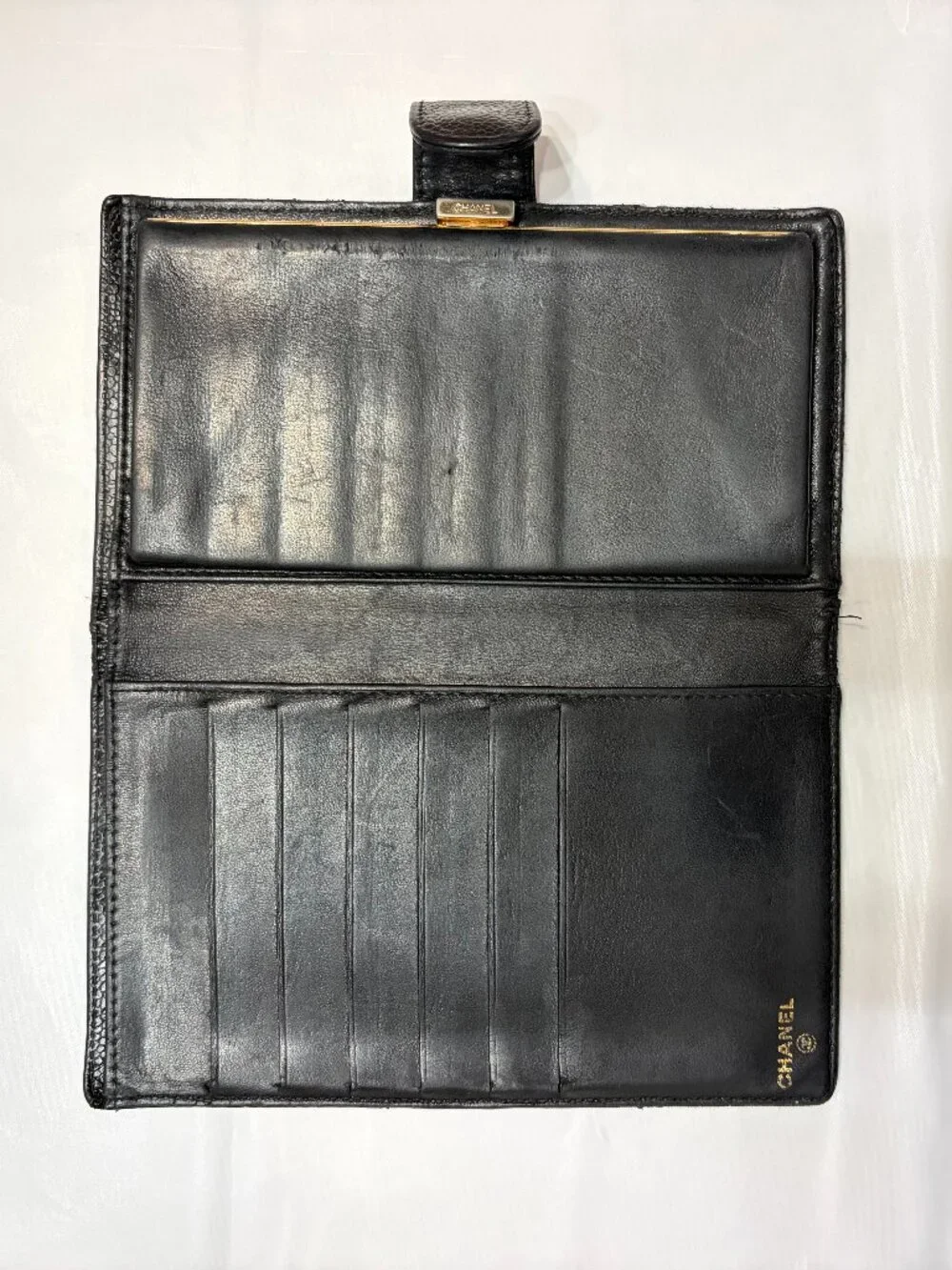 CHANEL authentic wallet