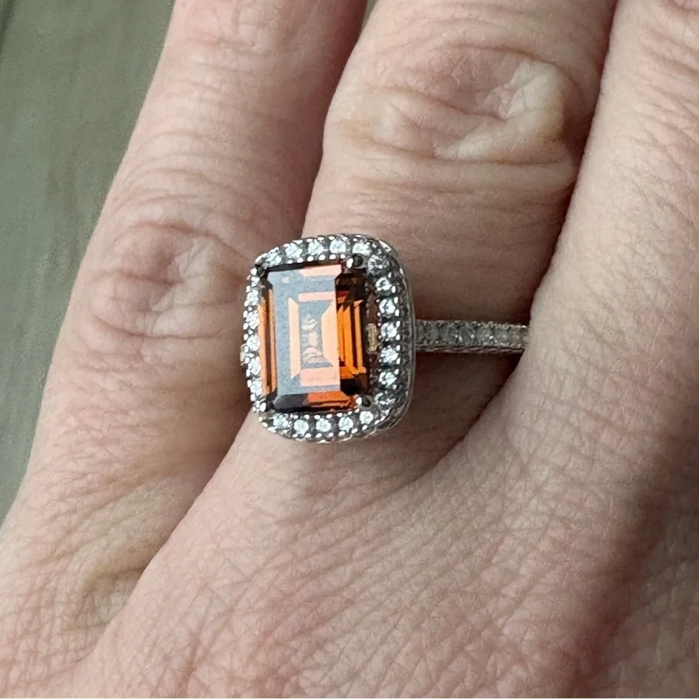 Suzy Levian cut suzy cubic