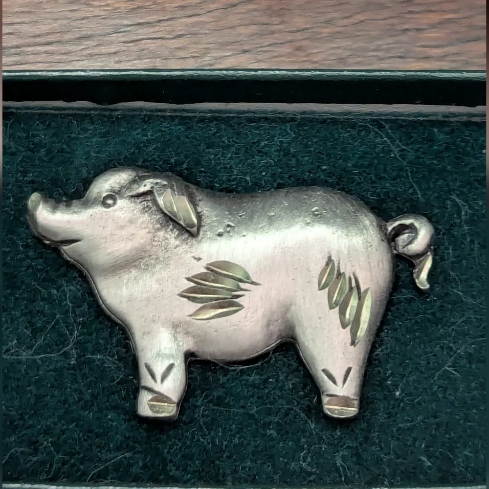 Vintage Adorable Pewter Pig Brooch