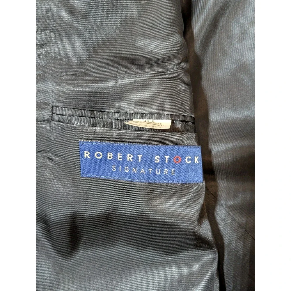 Robert Graham are buttons