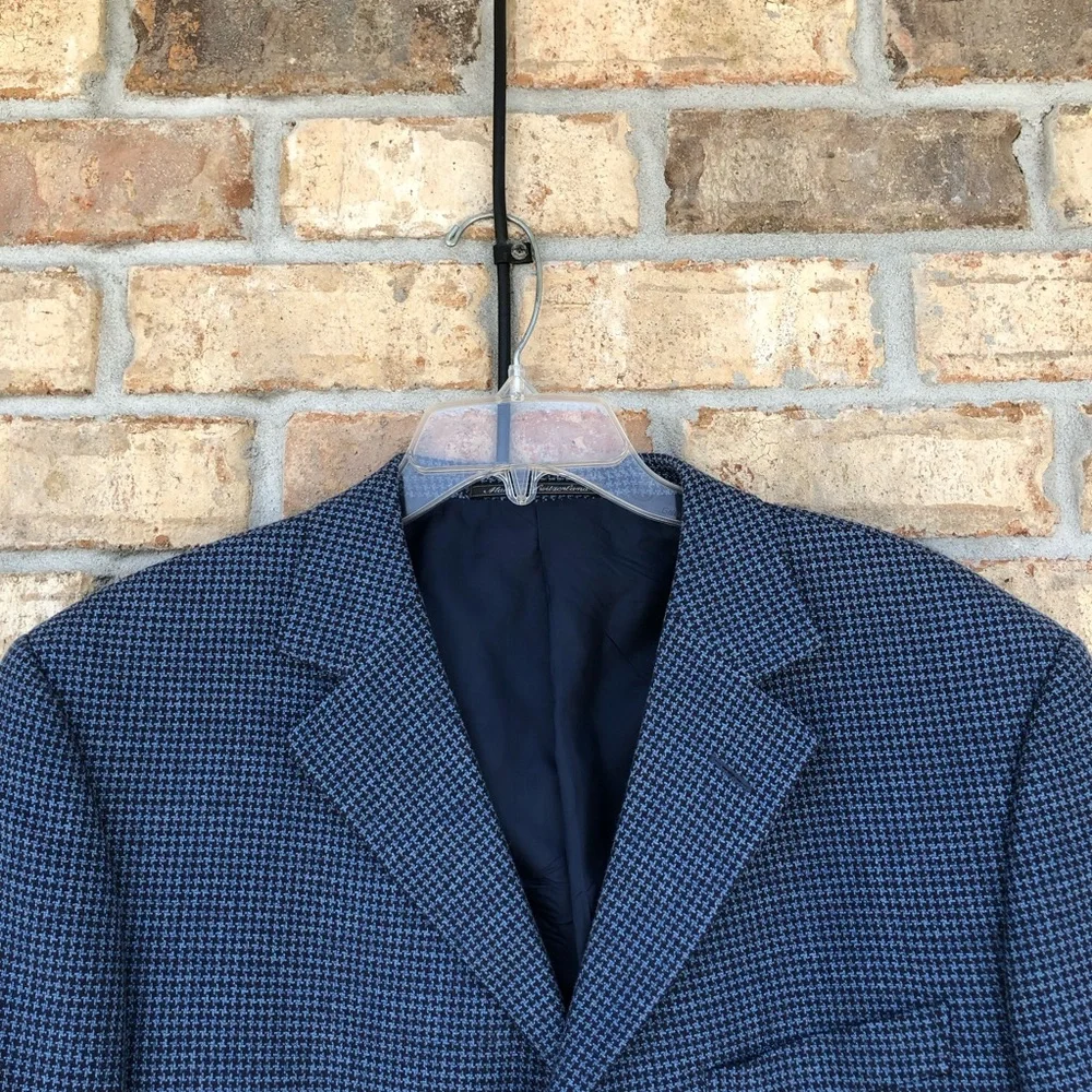 Ermenegildo Zegna each signs