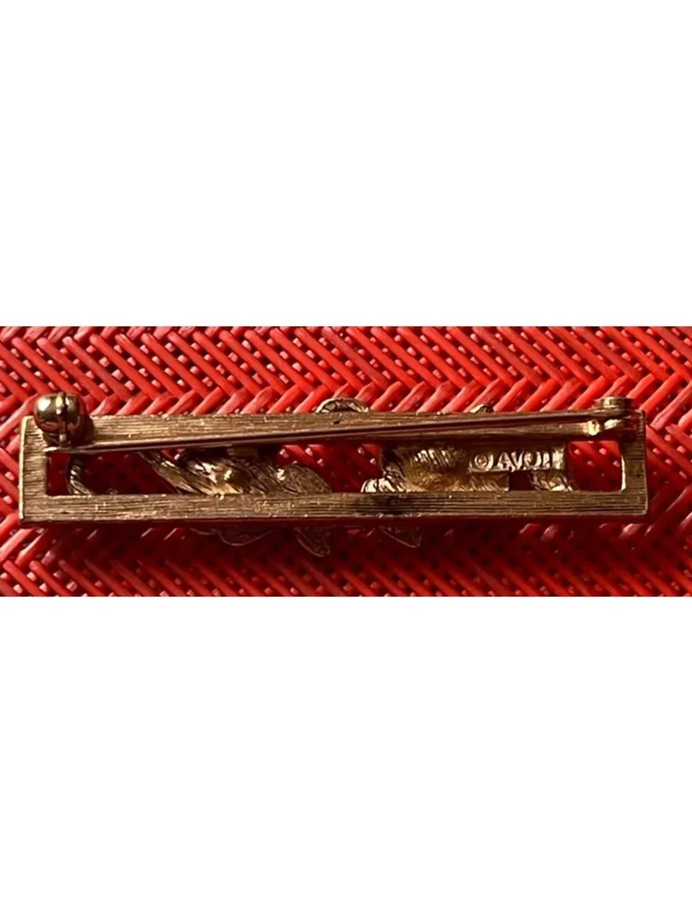 Avon this brooch