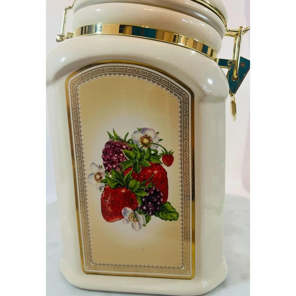 Vtg Lg Knotts Berry Farm Ceramic Canister‎ Cookie Jar Fruit Design Gold Accents