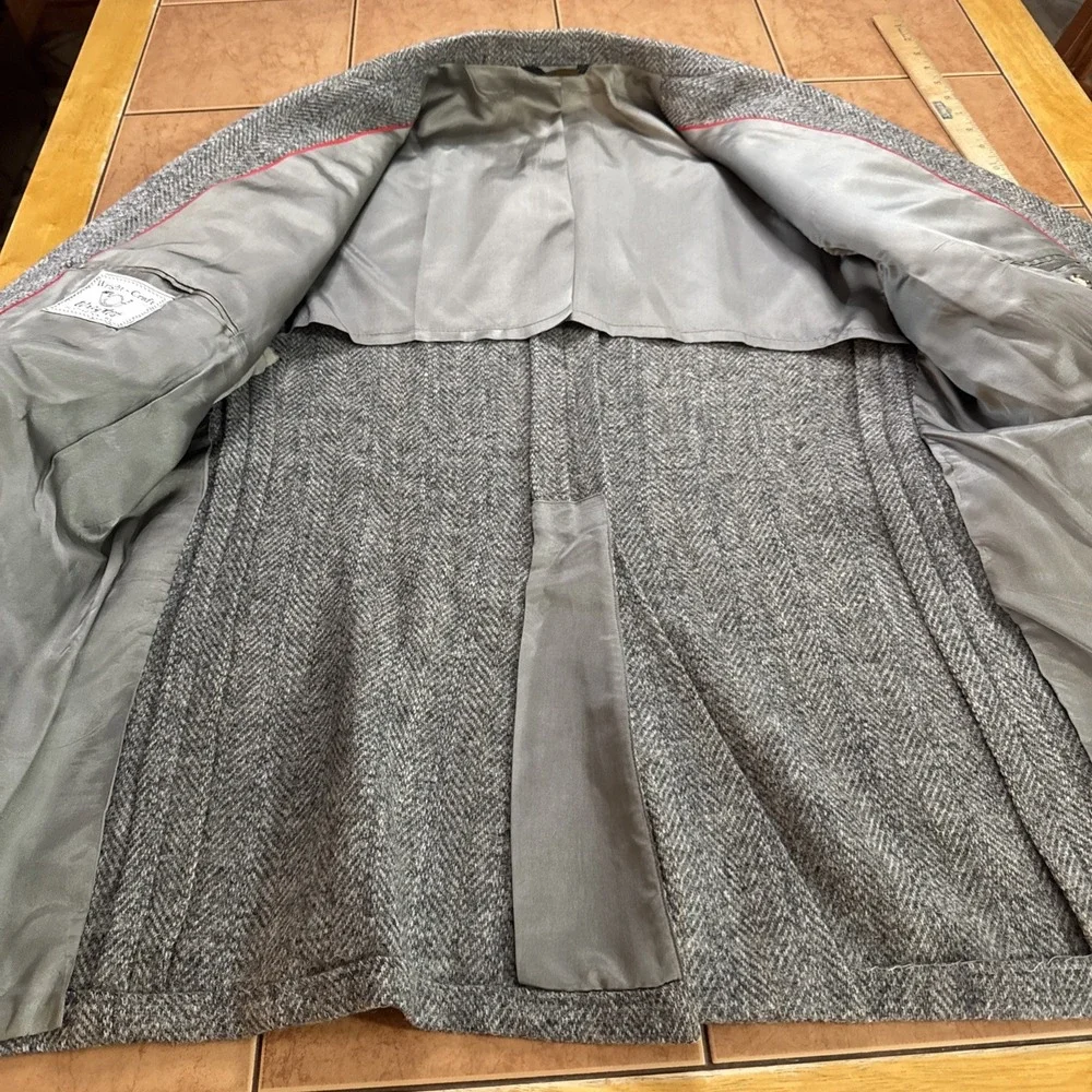 Vintage Harris Tweed Blazer Jacket Mens Sz 44R Gray Wool Herringbone Sport Coat
