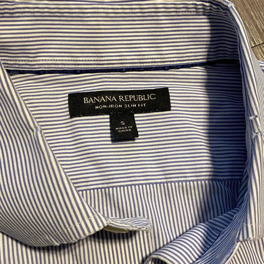 Banana Republic sophisticated sky