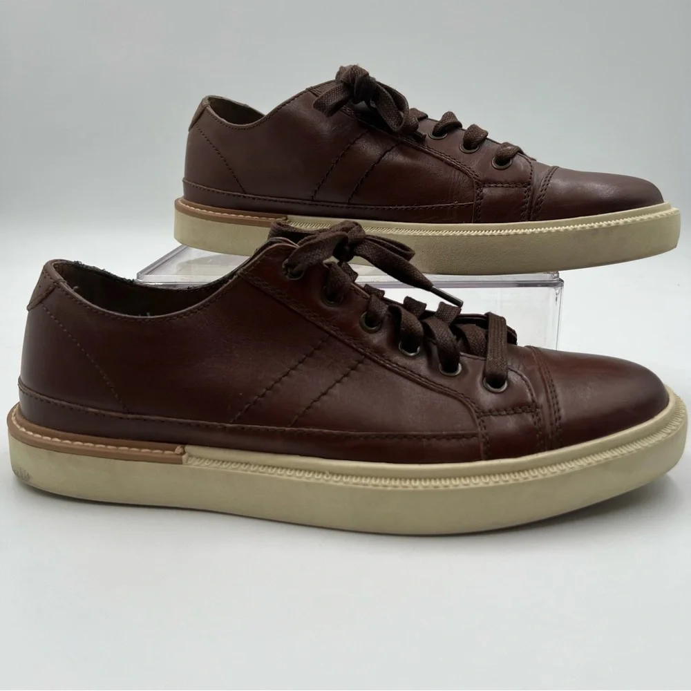 Lucky Brand model minimalist