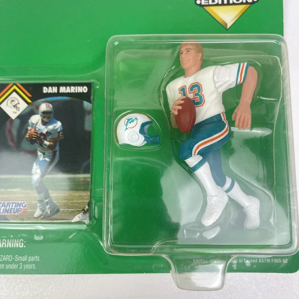 1995 Dan Marino Miami Dolphins Kenner NFL Starting Lineup Figure and Card