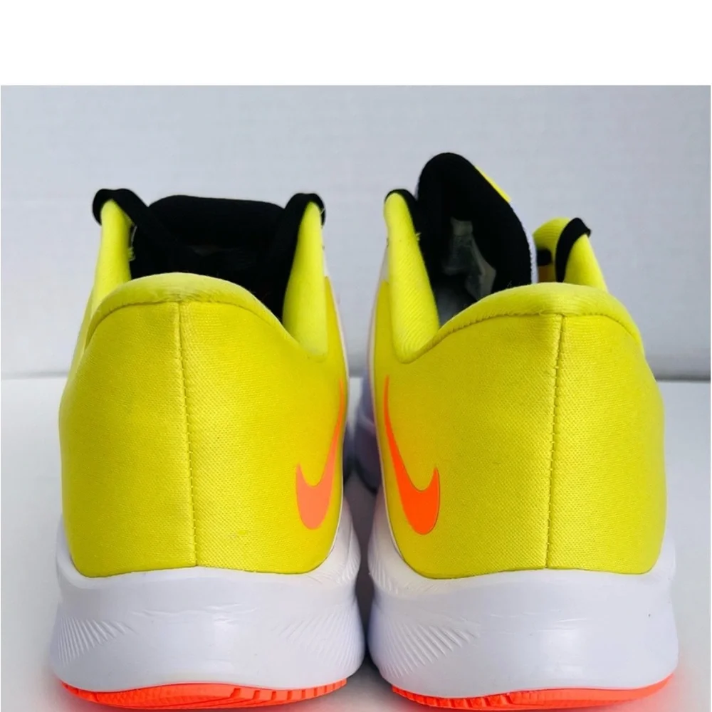 Nike quest running