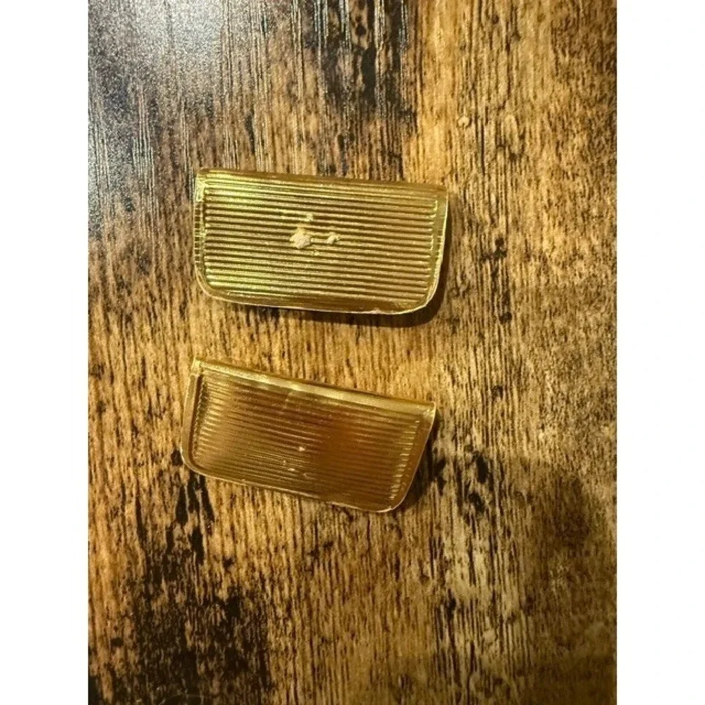 Unbranded vintage gold