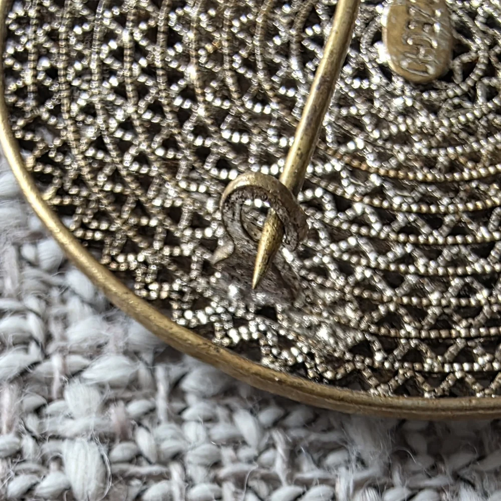 N/A elegant brooch