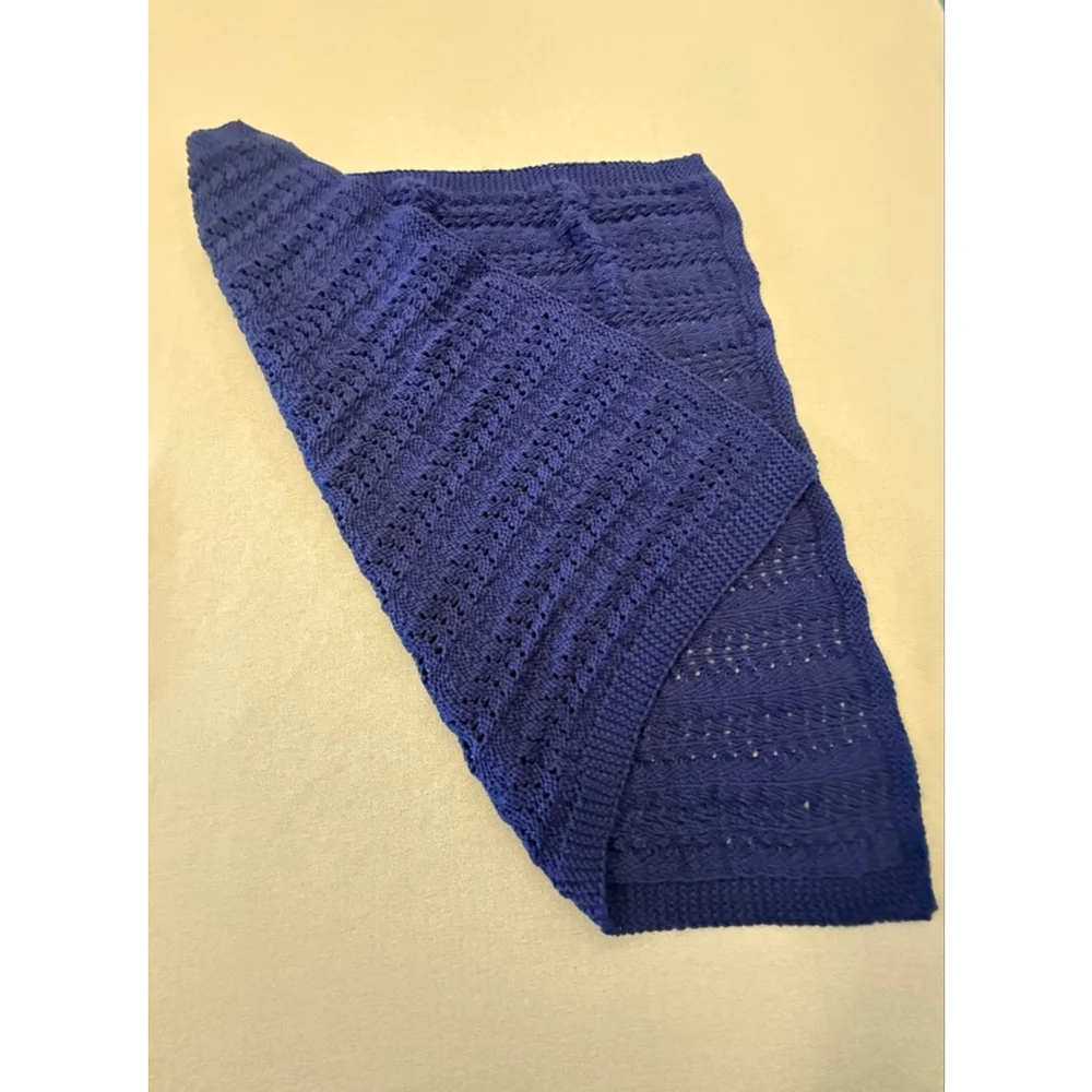 Bernat Looped Cable Lines Crochet Blanket size 34x34 inches navy blue
