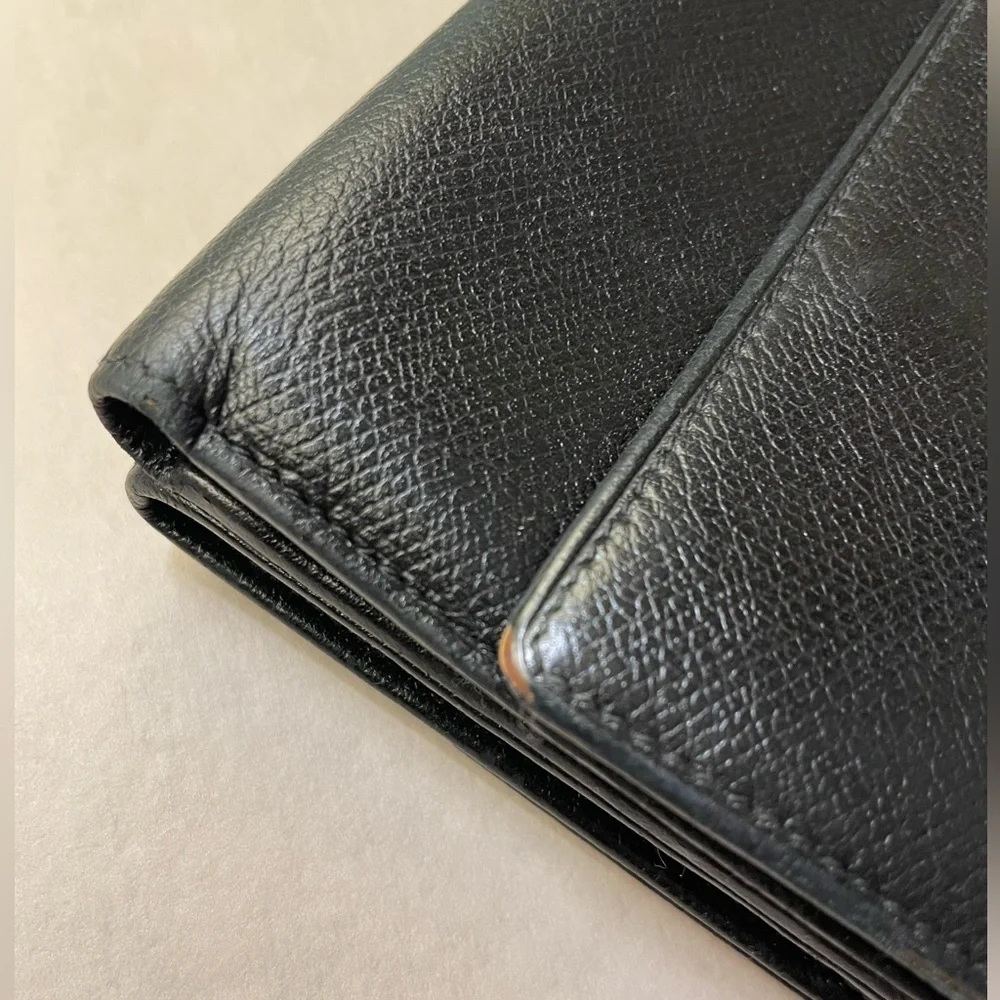 CHANEL size rubbing compartment