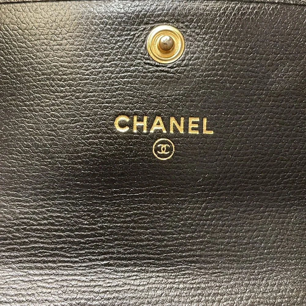 CHANEL button trifold