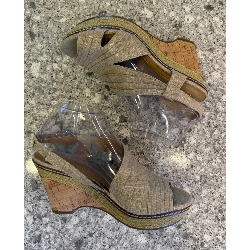 Naturalizer brand item