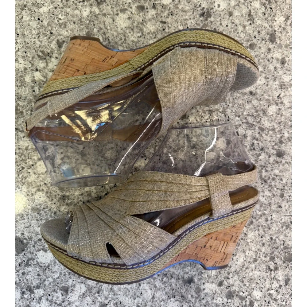 Naturalizer brand item