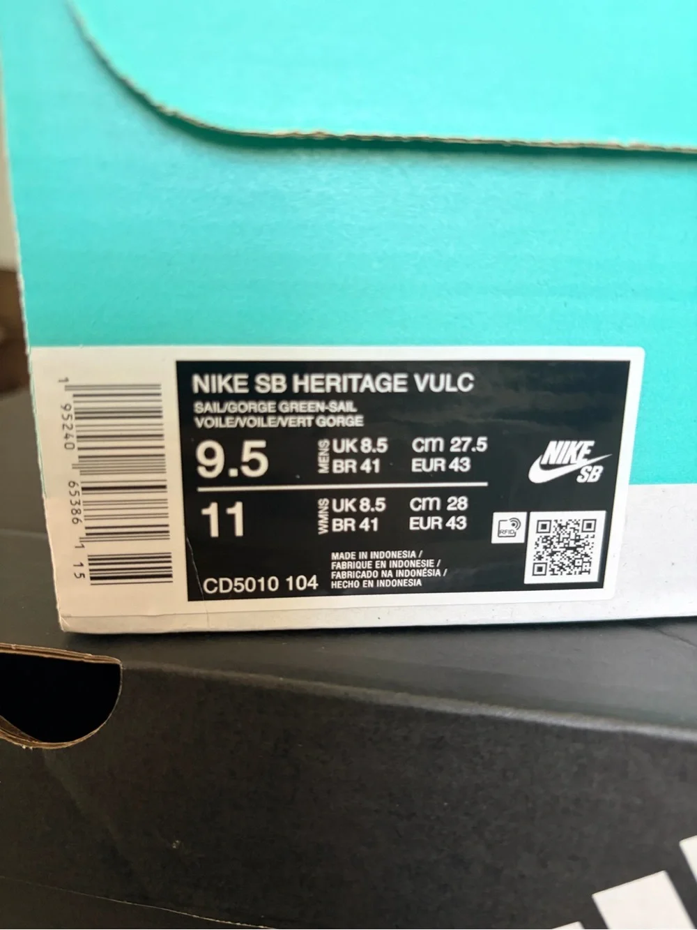 Nike Men’s White Suede Sneakers with Green Swoosh and Gum Sole