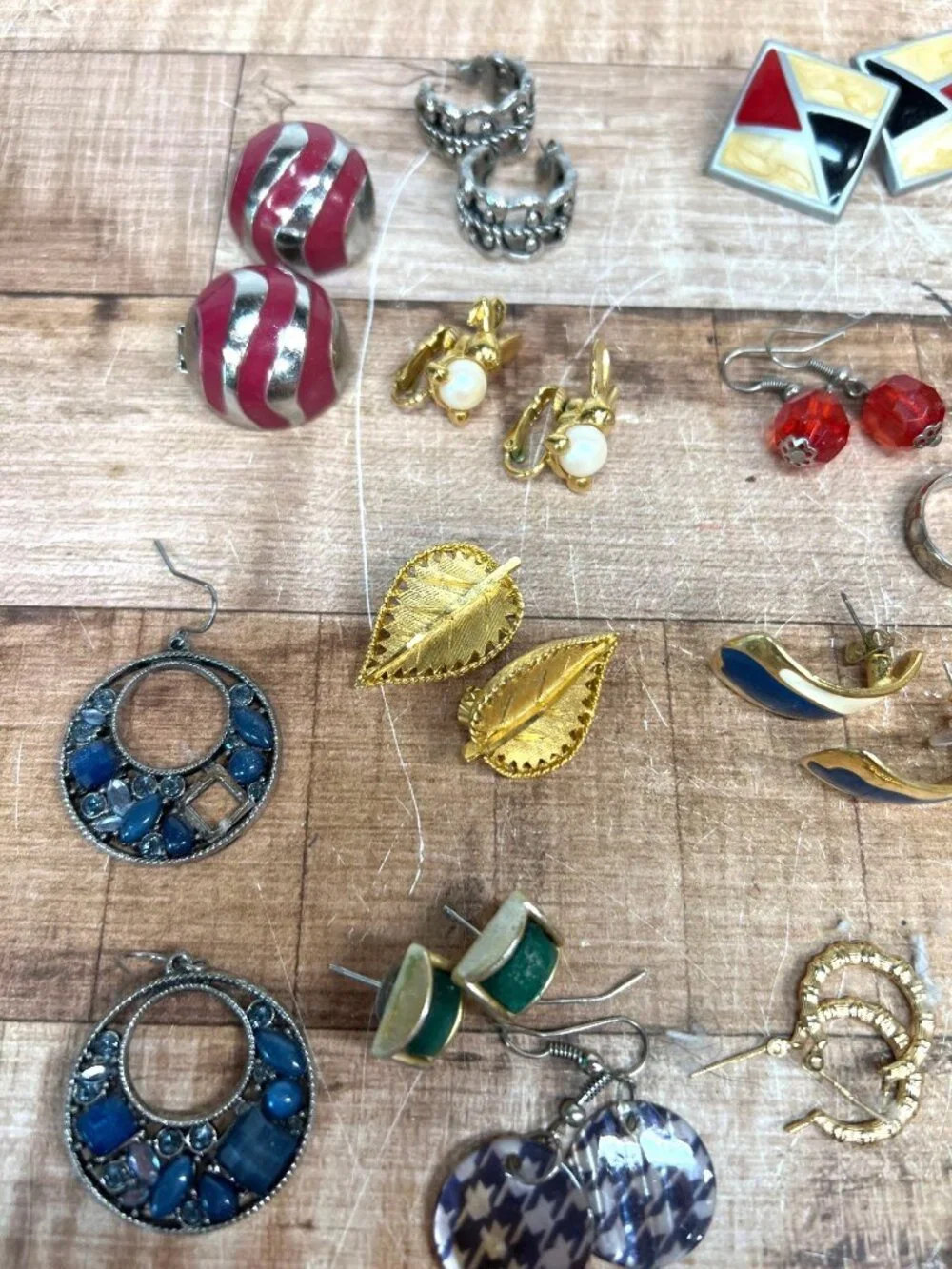 Unbranded this jewelry