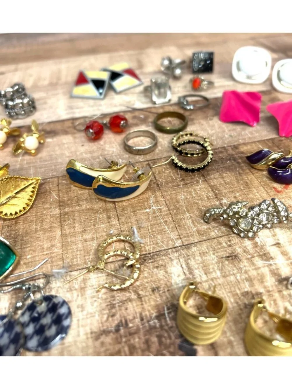 Unbranded this jewelry