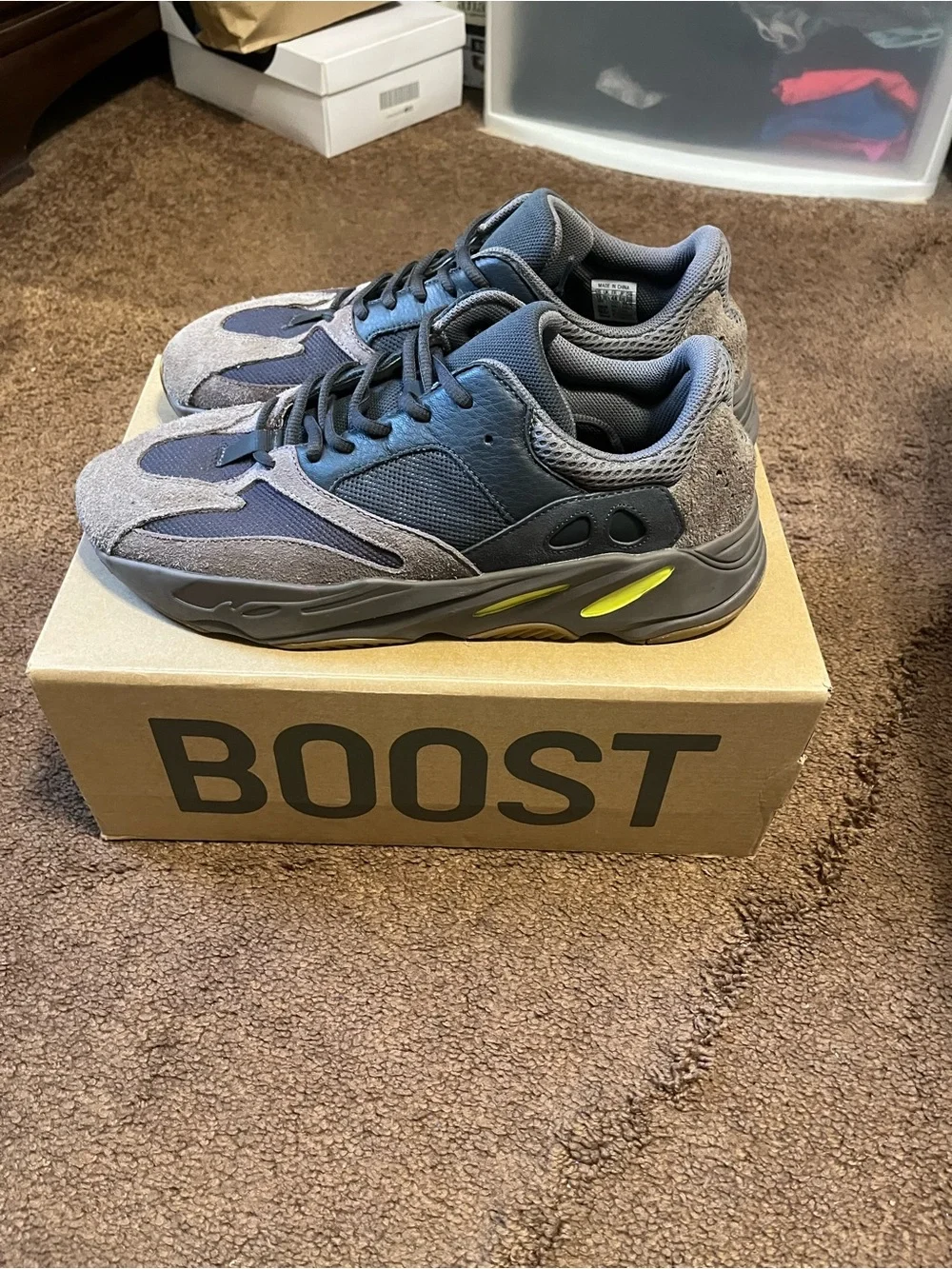 2018 Adidas Yeezy boost 700 “Mauve”