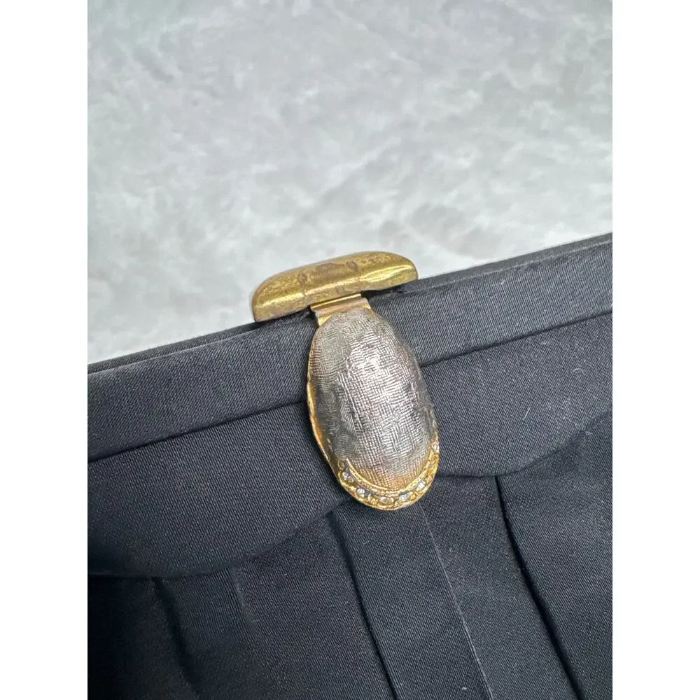 American Vintage slight clasp