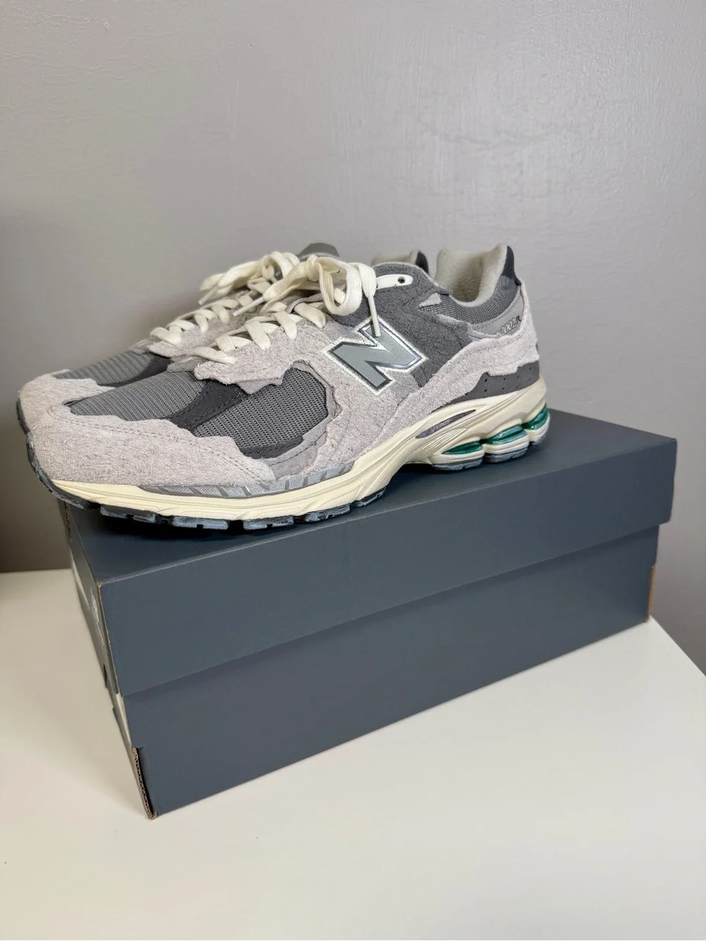 New Balance 2002r new pack