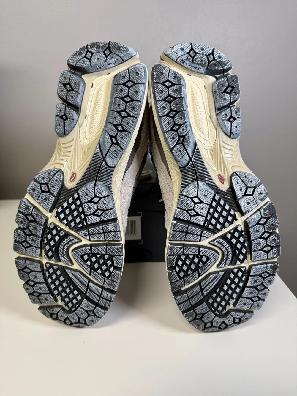 New Balance womens ships within