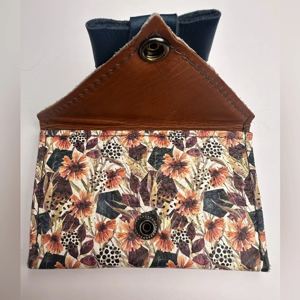 Wallet in Autumn Flowers‎ by Sparklbands