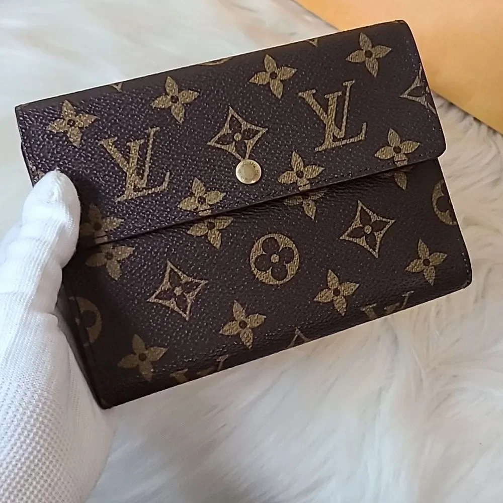Louis Vuitton preloved louis