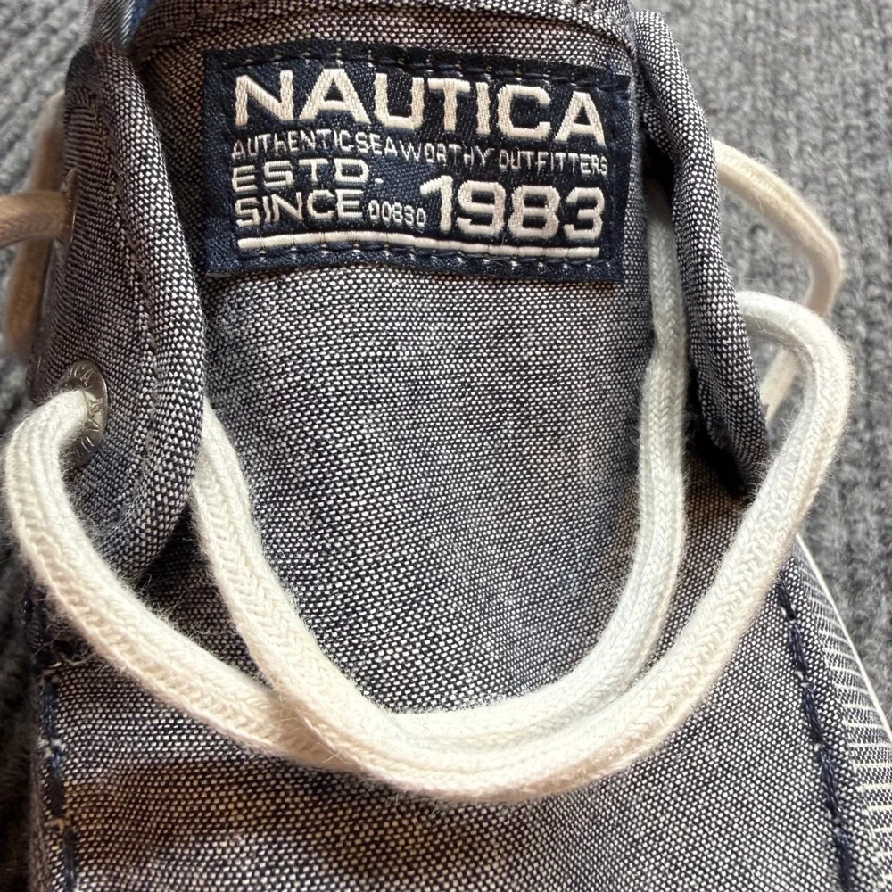 Nautica very lightly