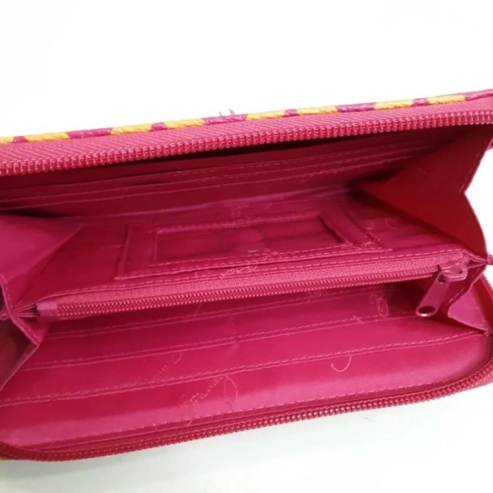 Vera Bradley details great pictures