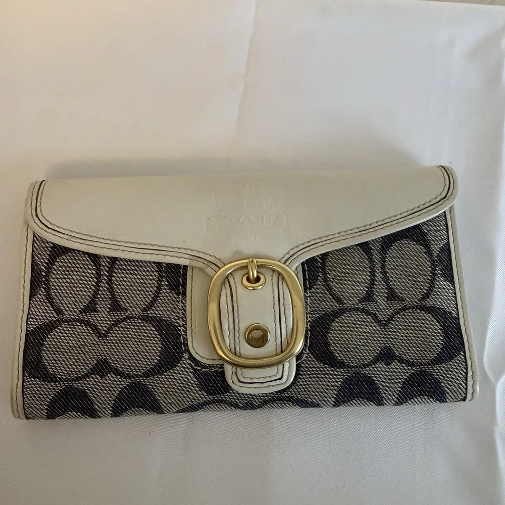 COACH BLEEKER WHITE LEATHER SNAP FLAP BLUE/WHITE DENIM SIGNATURE C LONG WALLET