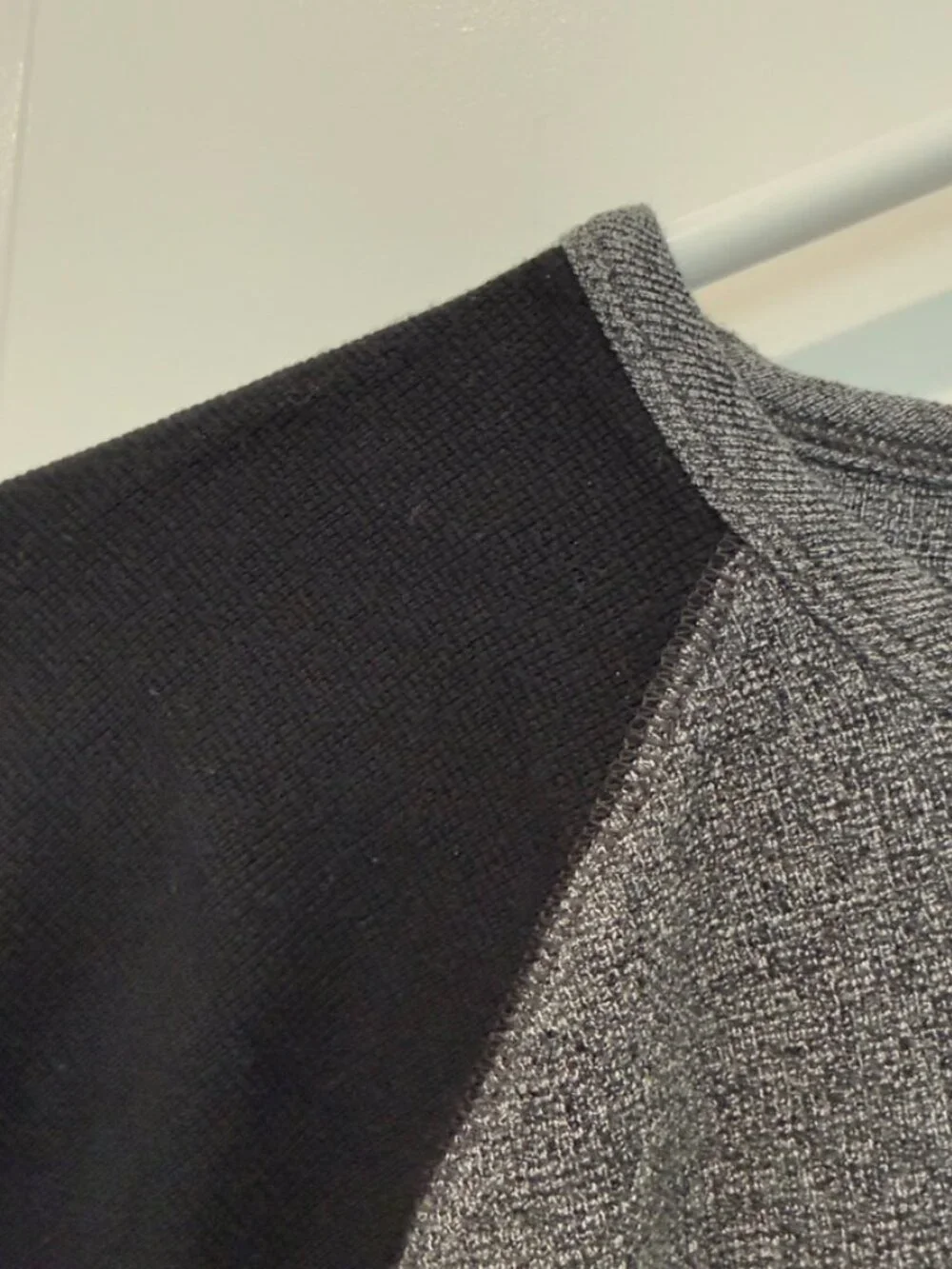 Banana Republic Long sleeve Tee,Black/gray,Excellent condition,Large