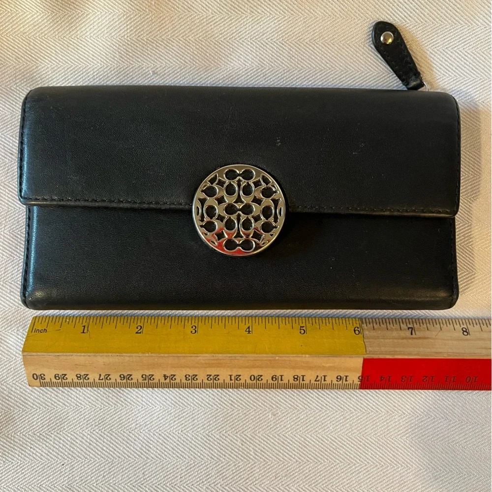 Coach wallet classic
