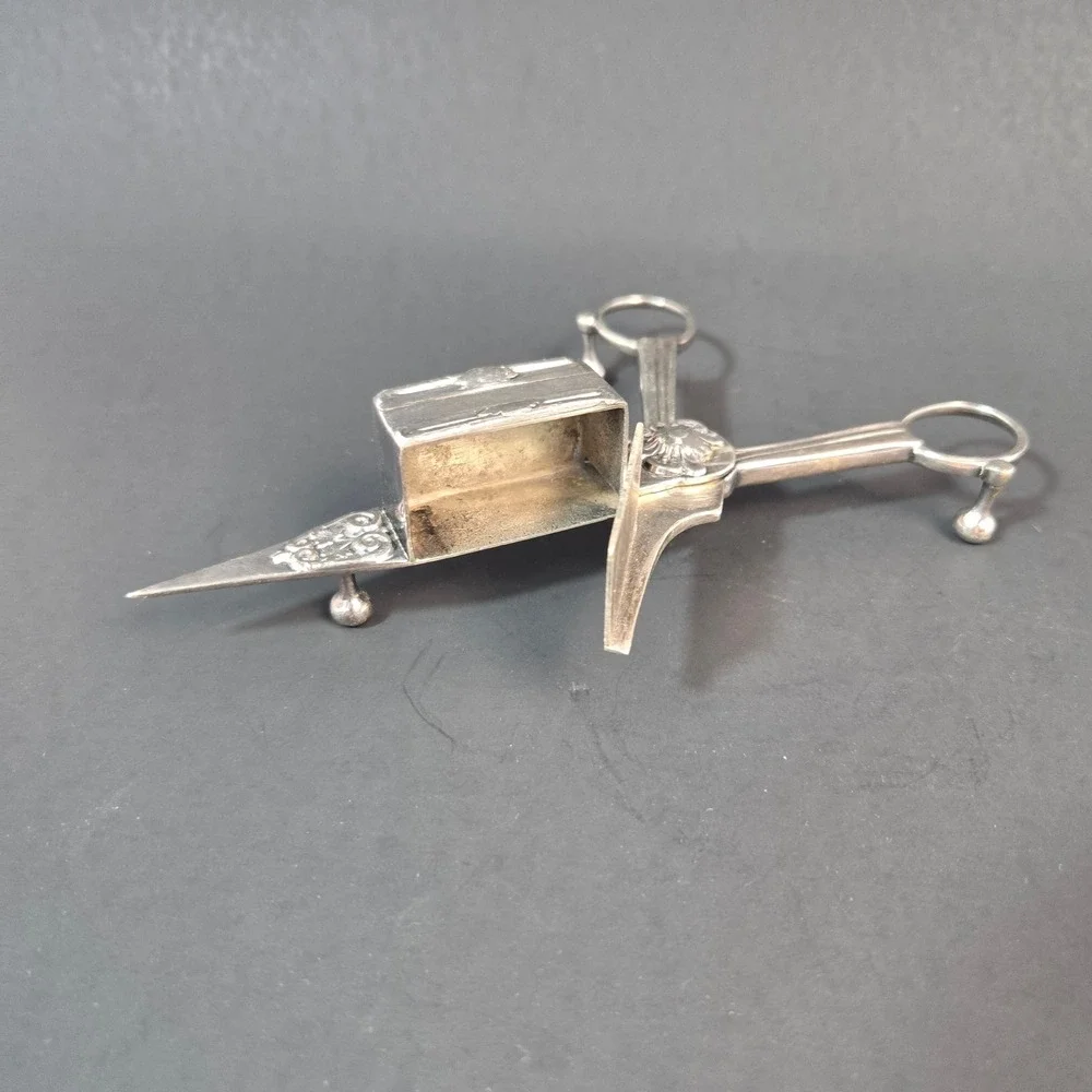 N/A antique silver