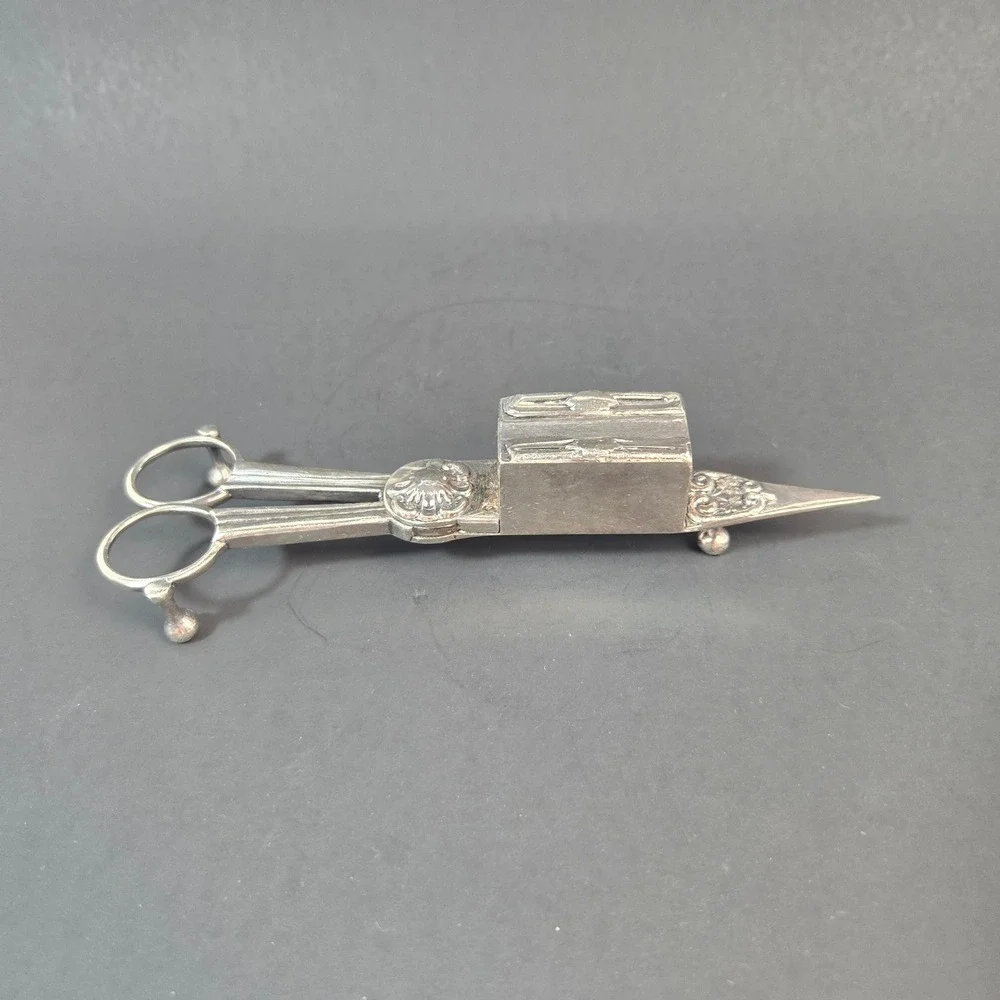 N/A antique silver