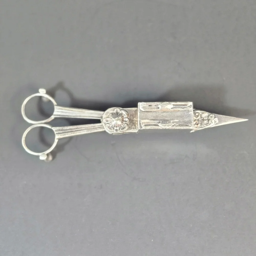 N/A antique silver