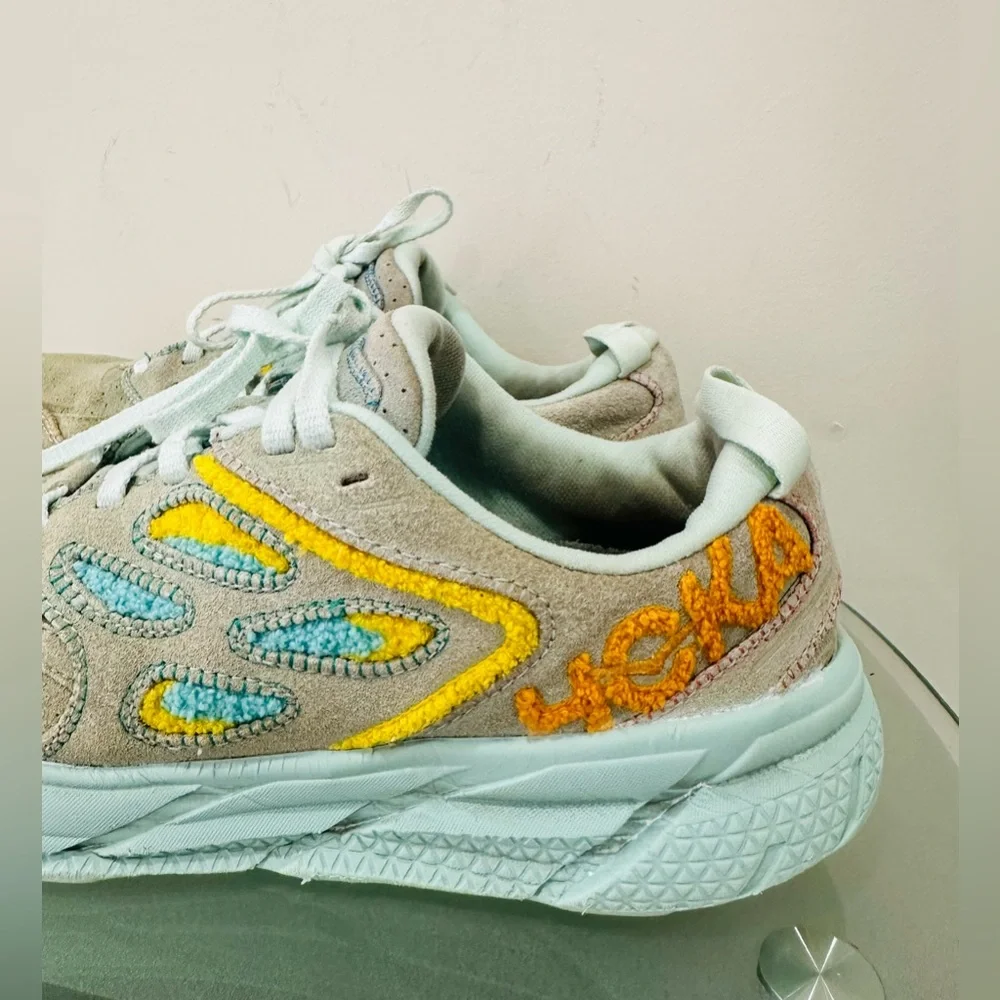 Hoka One One hoka one