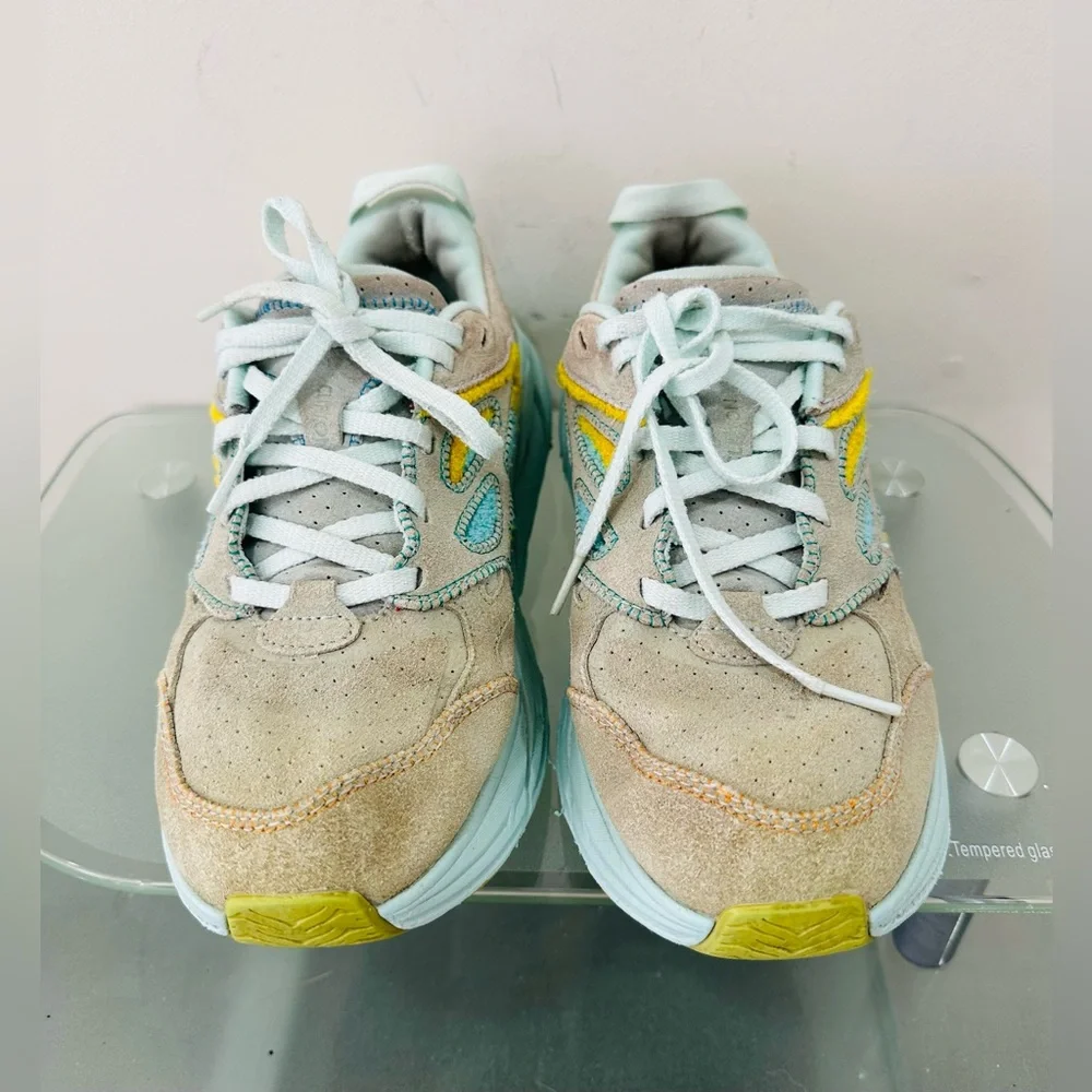 Hoka One One hoka one