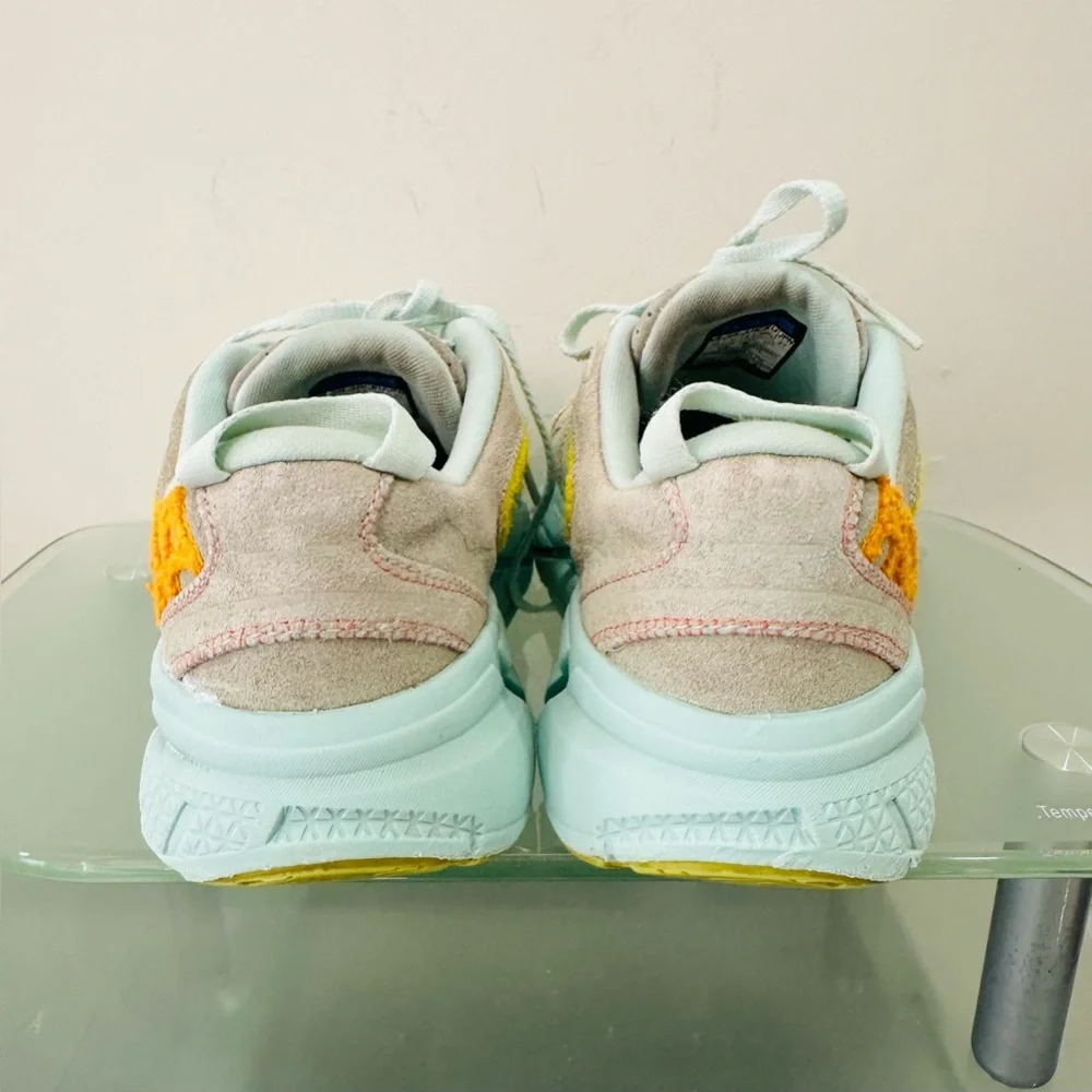 Hoka One One hoka one