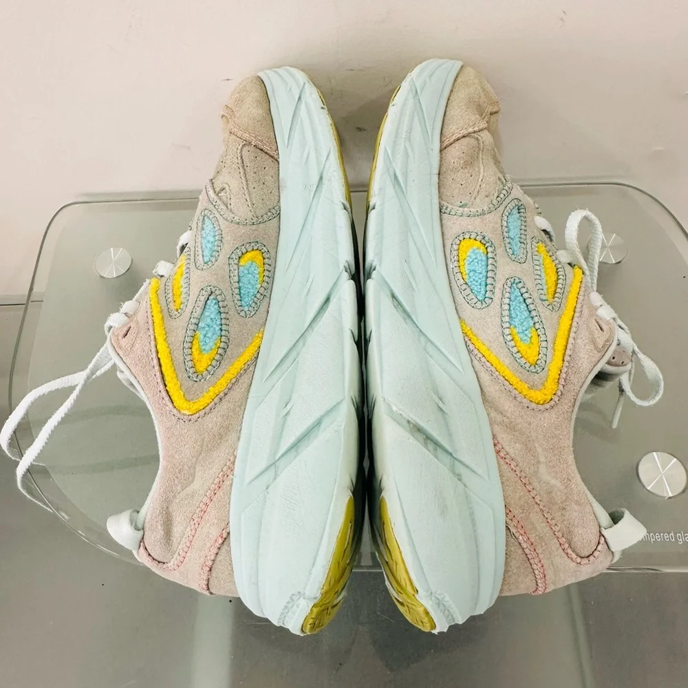 Hoka One One hoka one