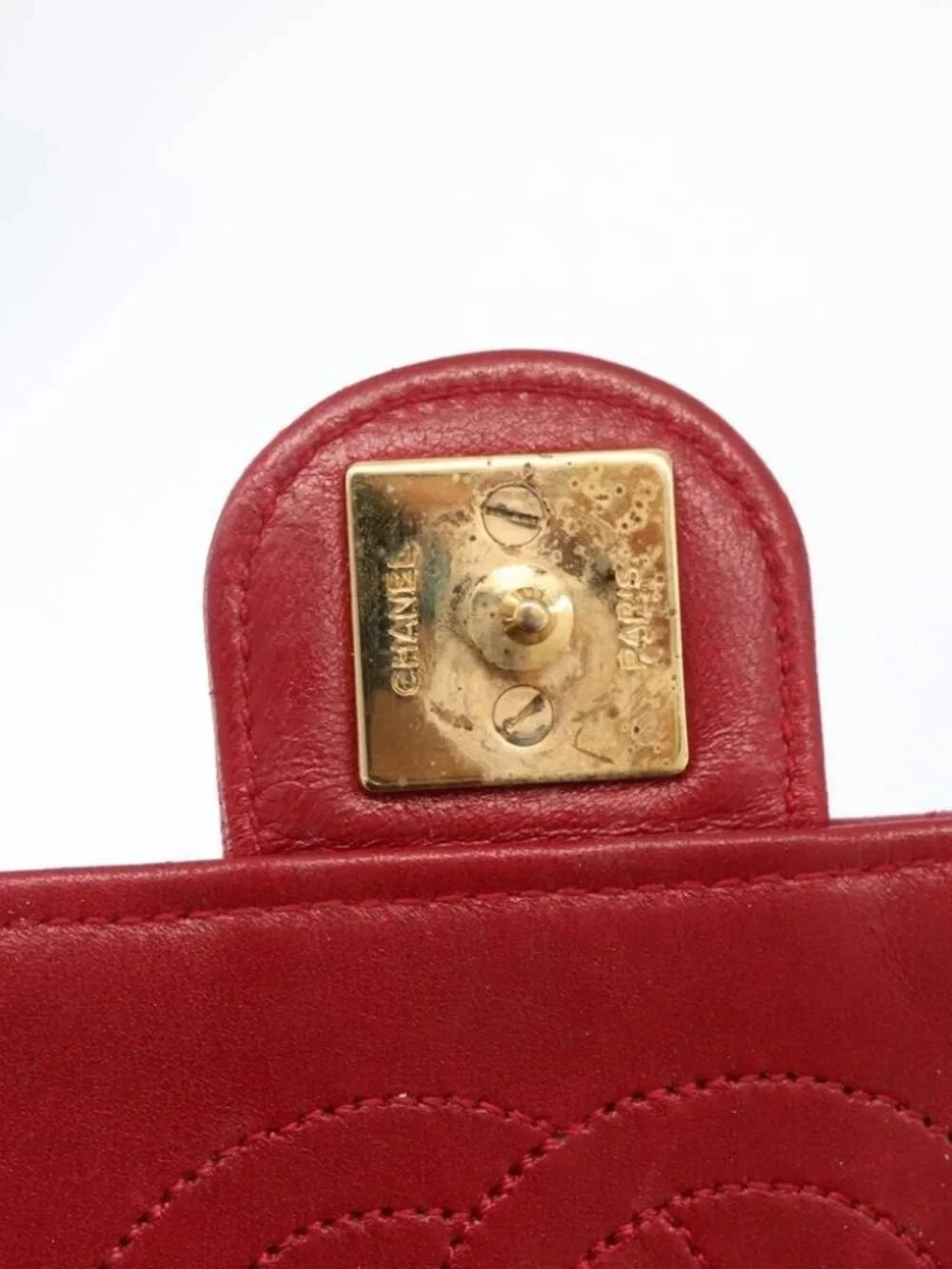 CHANEL brand	chanel color	red
