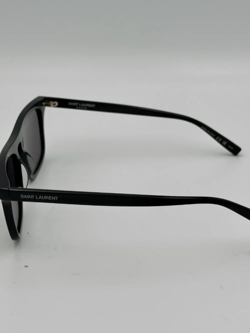 Yves Saint Laurent saint laurent