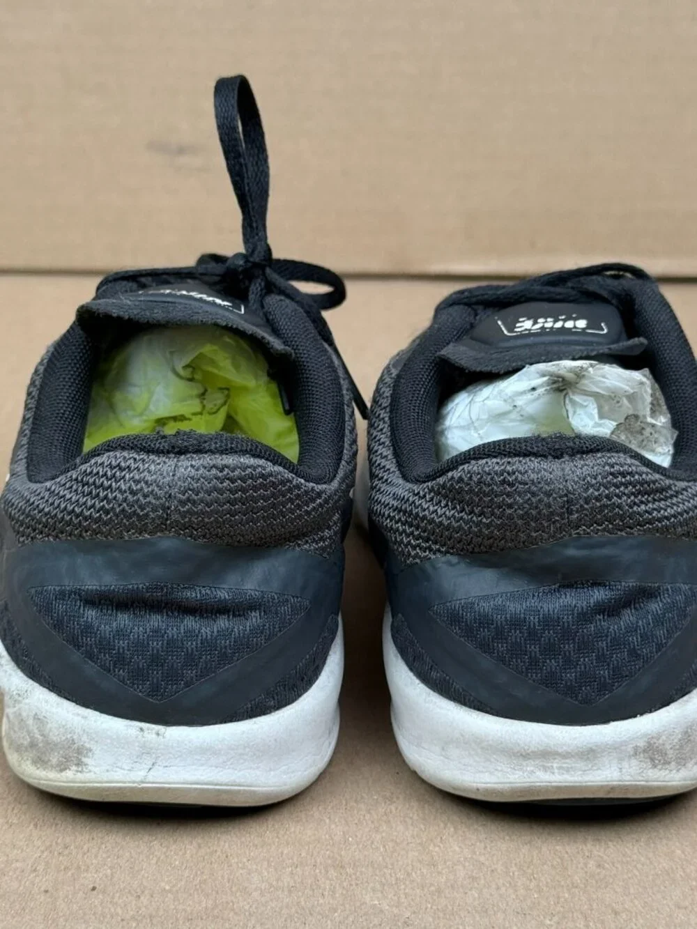 Men's Nike Lunarlon Running Shoes Black White Size 6 DAMAGE