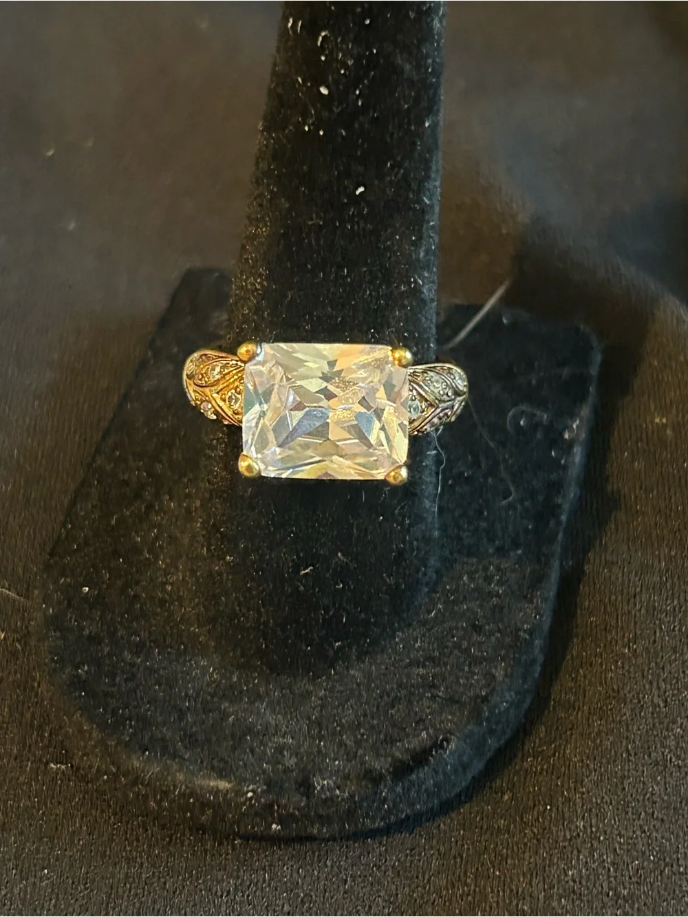 N/A elegant gold