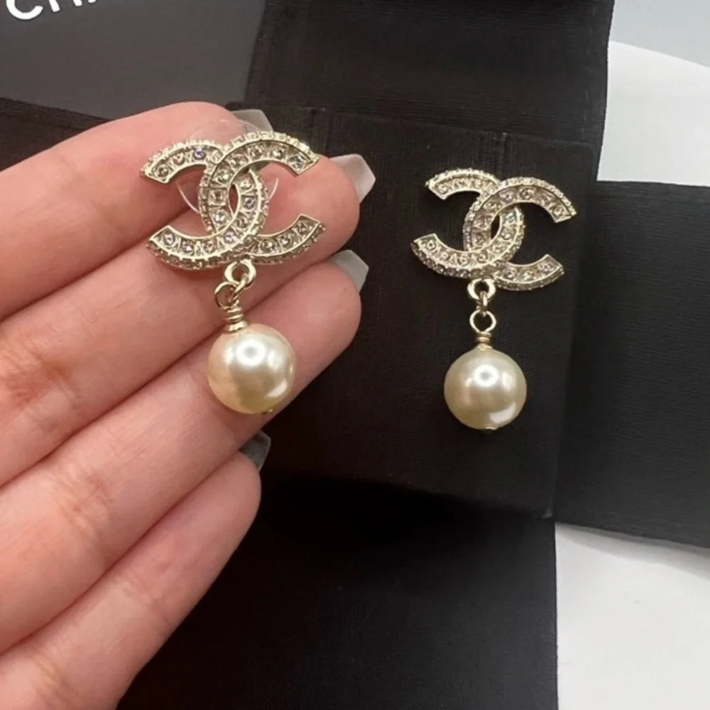 CHANEL 100% authentic