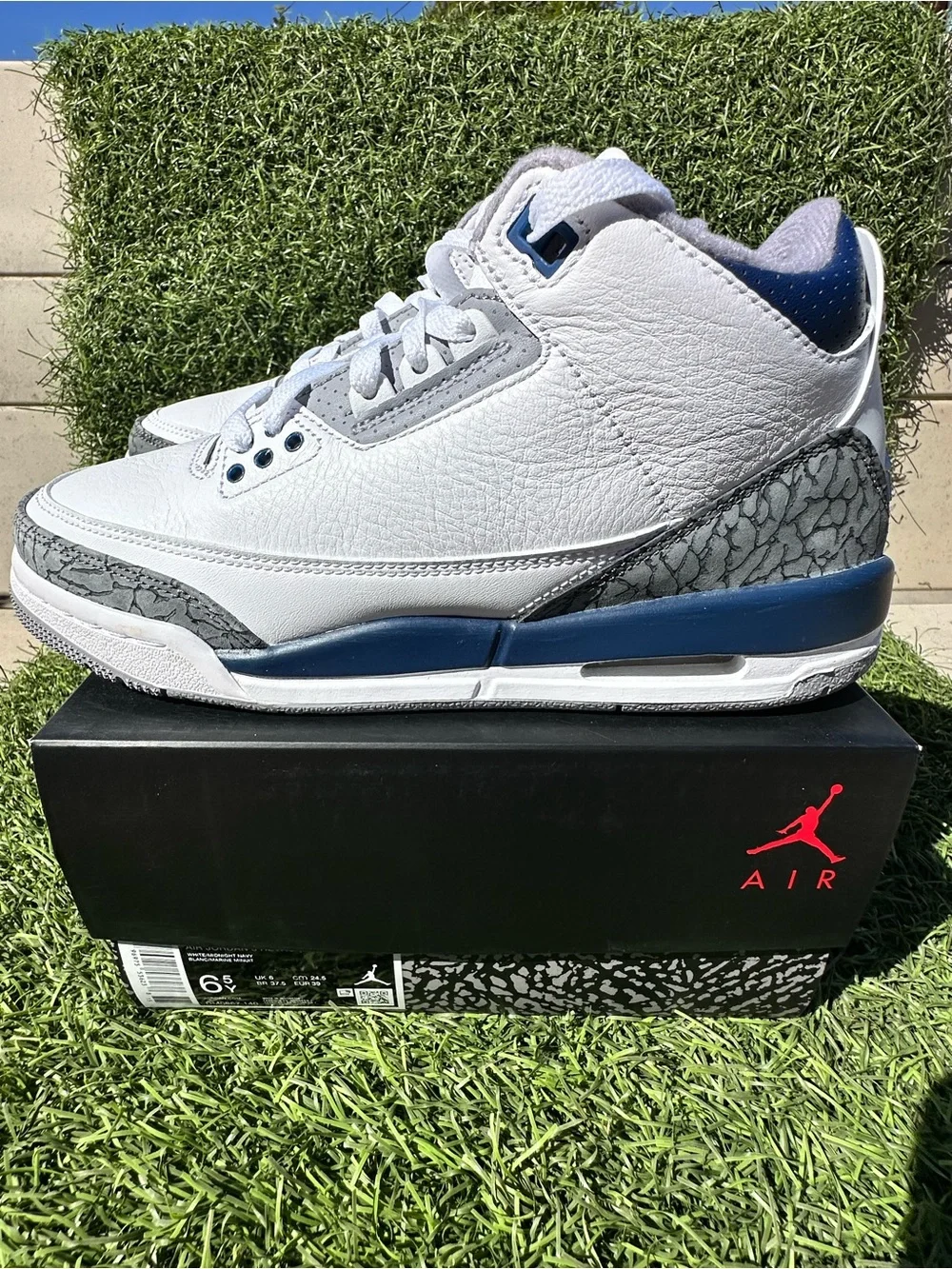 Air Jordan 3 Retro GS White/Cement/Midnight Navy Blue, Size 6.5Y