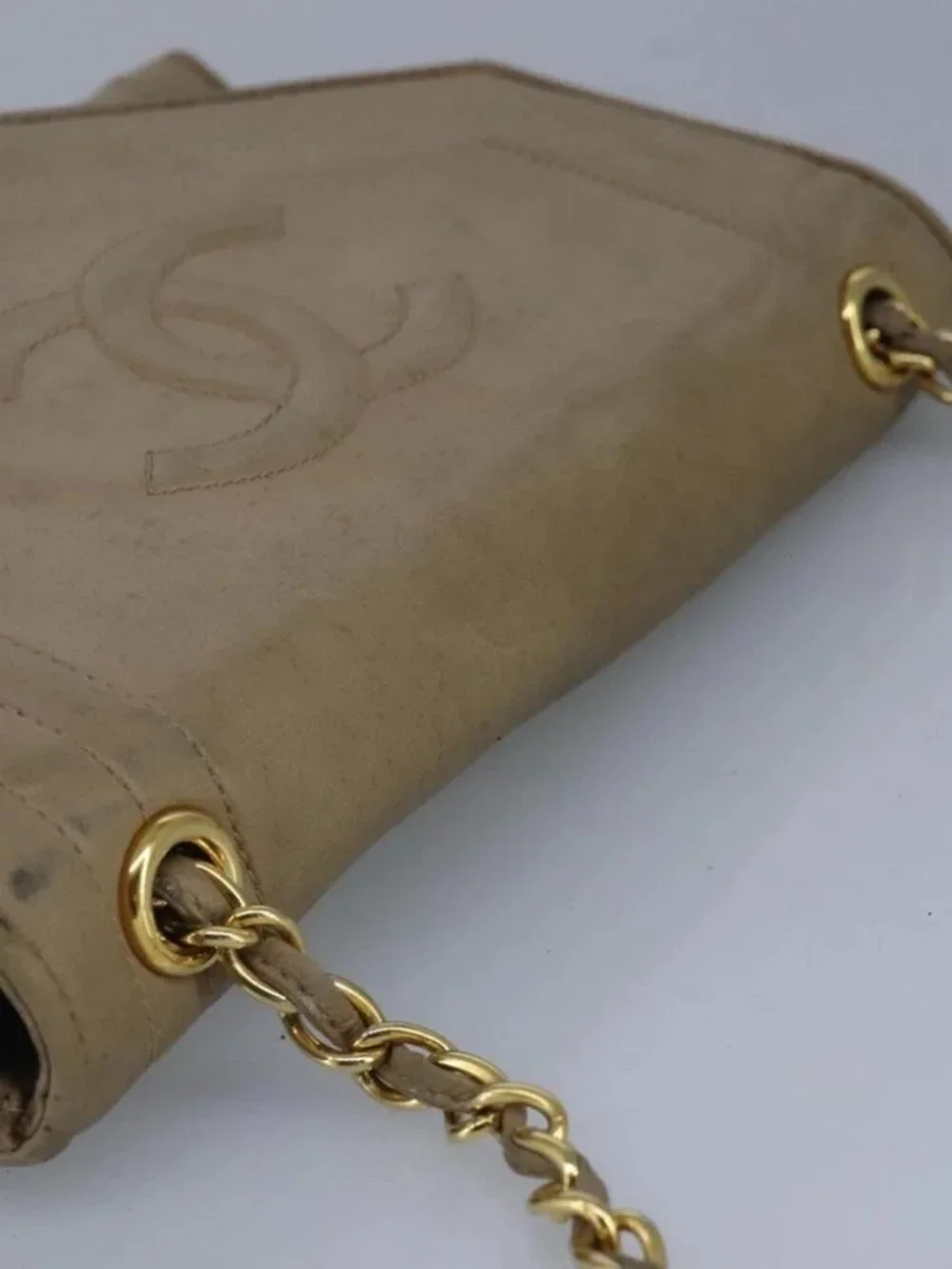 CHANEL brand	chanel color	beige